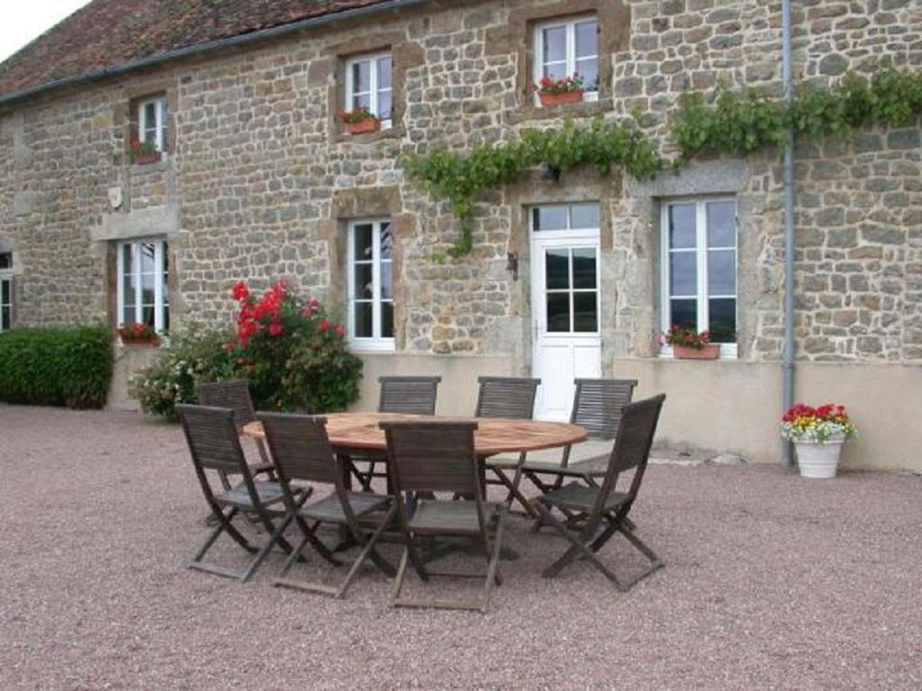 Gite Les Aubues Lormes Exterior foto